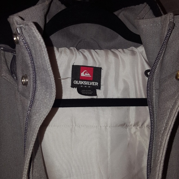 Quicksilver Snowboarding Jacket - Picture 3 of 8